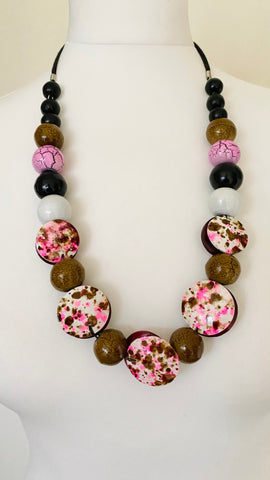 Single strand pink and white statement  necklace