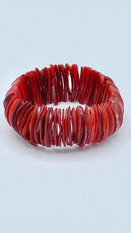 Expanding bracelet in coral