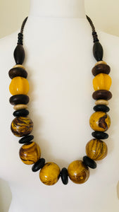 Contemporary necklace to complete your look