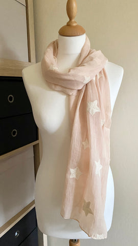 This classy scarf is perfect for any occasion, it's star design will help you stand out, while its super soft, 100% viscose lightweight fabric keeps you feeling comfortable.It measures 180cm x 70cm.