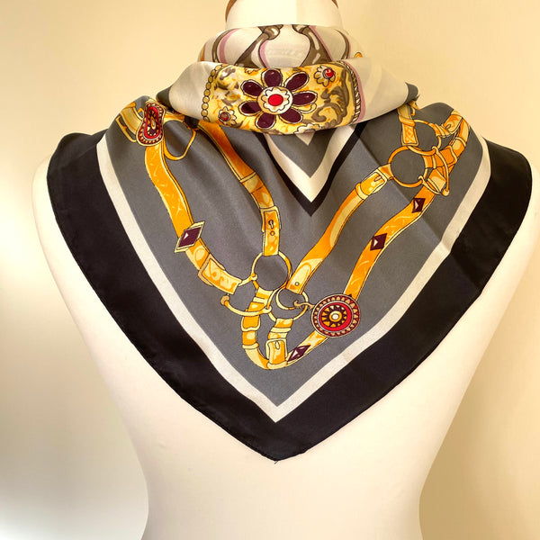 Timeless classic styled scarf
