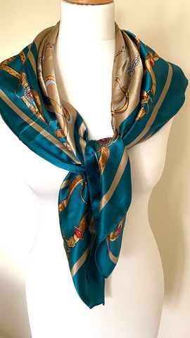 Classic design scarf